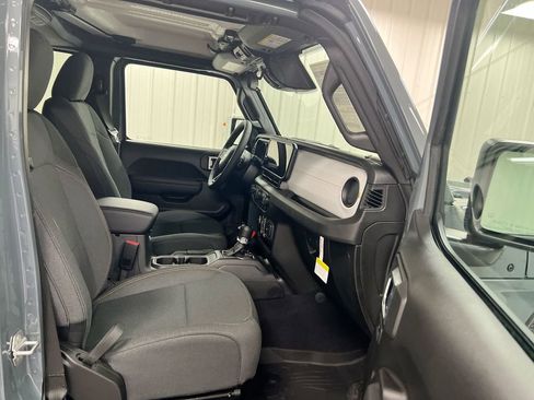 New 2026 Jeep Gladiator Sport AWD/4WD image 20