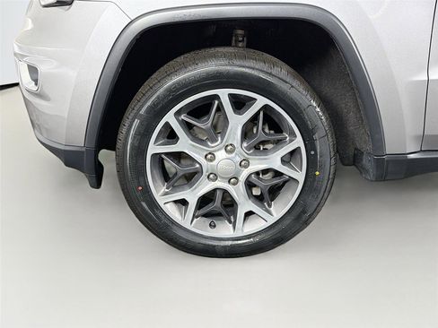 Used 2019 Jeep Grand Cherokee Limited w/ Luxury Group II image 30