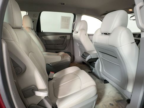 Used 2015 Chevrolet Traverse LT image 28