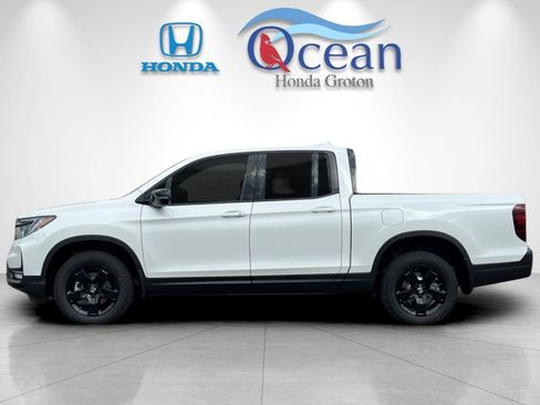New 2026 Honda Ridgeline Black Edition image 2