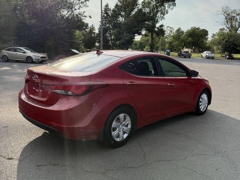 Used 2016 Hyundai Elantra SE FWD image 7