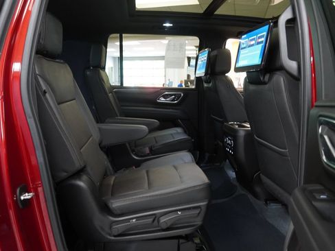 Used 2024 Chevrolet Suburban High Country w/ Advanced Technology Package AWD/4WD image 37