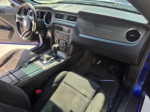 Used 2013 Ford Mustang Coupe RWD image 32