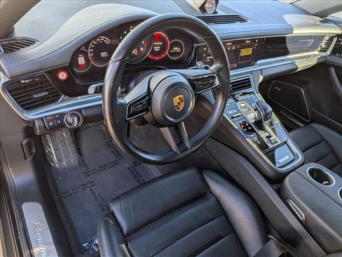 Used 2022 Porsche Panamera 4 image 10
