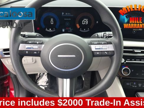 Used 2025 Hyundai Tucson SEL AWD/4WD image 16