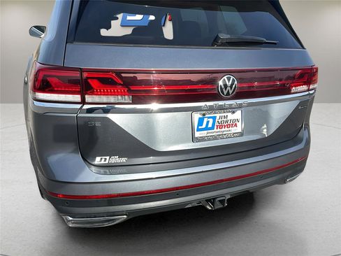 Used 2024 Volkswagen Atlas SE image 12