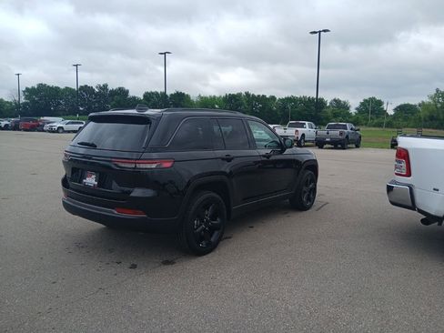 New 2026 Jeep Grand Cherokee Limited image 8