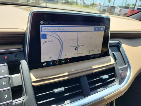 Used 2021 Chevrolet Suburban Premier image 21