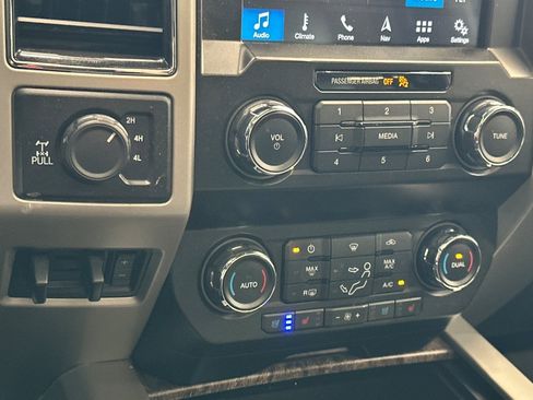 Used 2019 Ford F350 Lariat AWD/4WD image 24