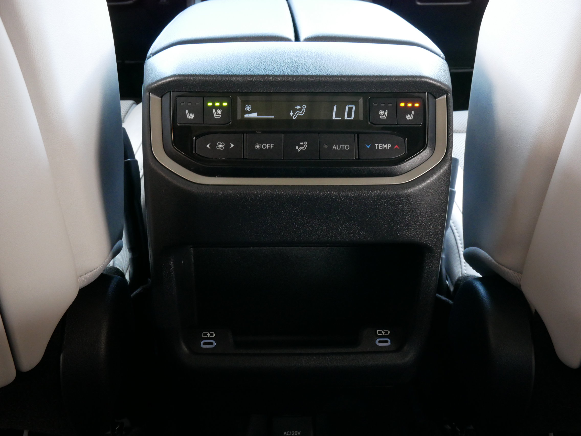 Certified 2026 Lexus TX 550h AWD Plug-In Hybrid w/ Technology Package image 22
