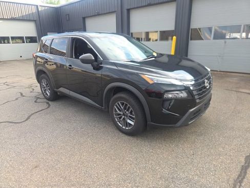 Used 2024 Nissan Rogue S AWD/4WD image 7