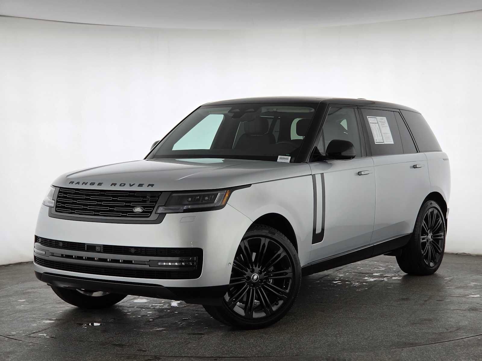 Used 2025 Land Rover Range Rover Long Wheelbase SE AWD/4WD image 1