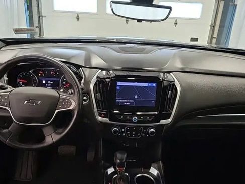 Used 2022 Chevrolet Traverse RS w/ LPO, Floor Liner Package AWD/4WD image 2