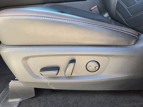 Used 2022 Nissan Pathfinder Platinum w/ Cargo Package image 16