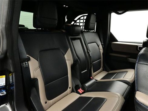 Used 2022 Ford Bronco Wildtrak image 16