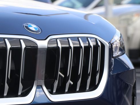 Certified 2025 BMW X1 xDrive28i w/ Convenience Package image 6