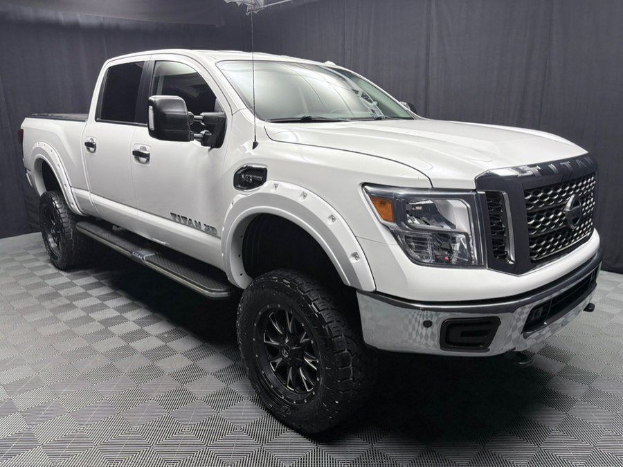 Used 2018 Nissan Titan XD 4x4 Crew Cab SV w/ SV Convenience Package image 7