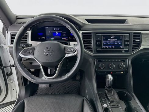 Used 2022 Volkswagen Atlas Cross Sport SE FWD image 19