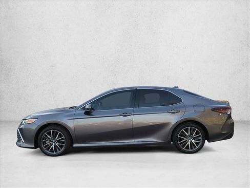 Used 2024 Toyota Camry XLE image 9