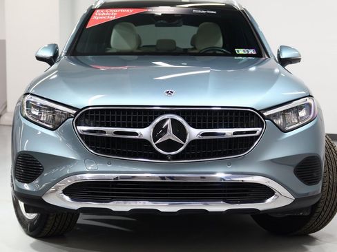 Used 2025 Mercedes-Benz GLC 300 4MATIC image 3