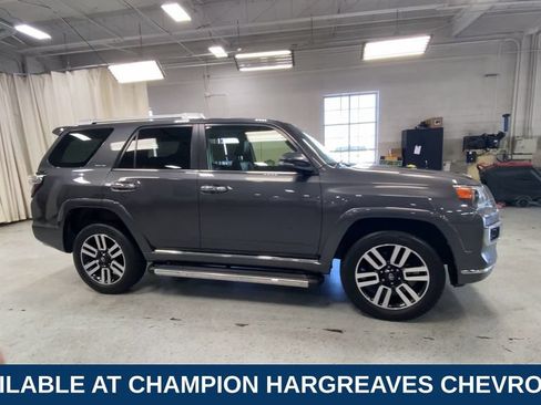 Used 2022 Toyota 4Runner Limited AWD/4WD image 2