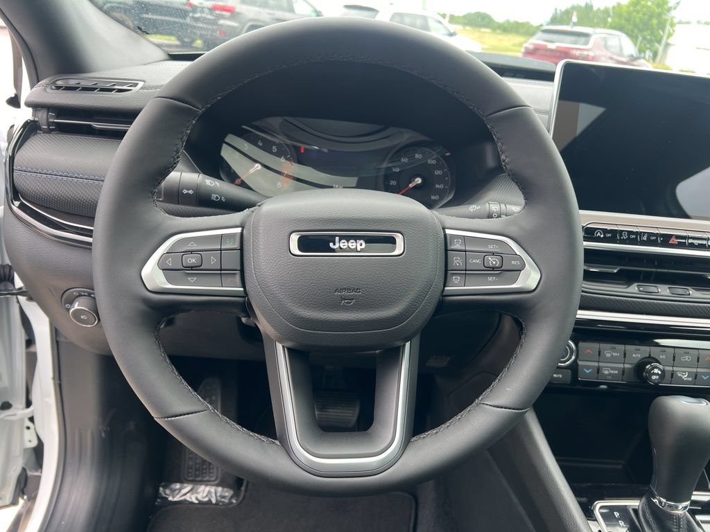 New 2025 Jeep Compass Limited w/ Sun & Sound Group AWD/4WD image 18