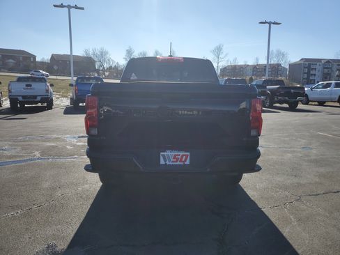 Used 2026 Chevrolet Colorado W/T w/ WT Custom Package image 5