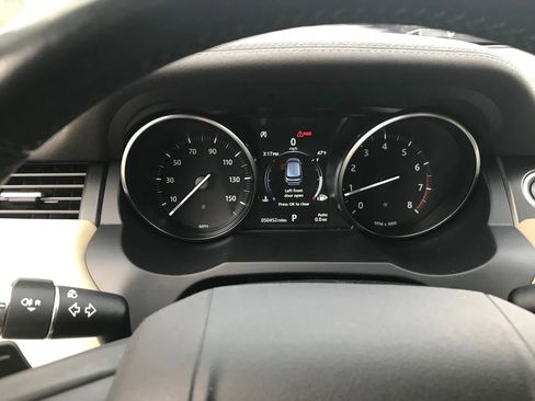 Used 2018 Land Rover Range Rover Evoque image 19