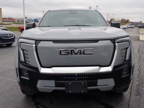 Used 2024 GMC Sierra EV Denali image 2