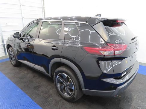 Used 2024 Nissan Rogue SV FWD image 10