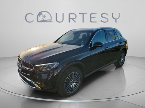 Certified 2026 Mercedes-Benz GLC 300 image 1