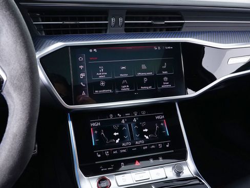 Used 2025 Audi RS 6 performance image 29