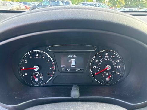 Used 2019 Kia Sorento FWD V6 image 9