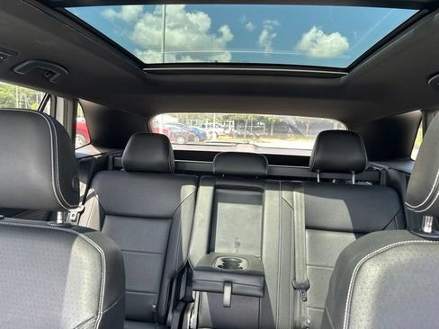 Used 2023 Volkswagen Atlas Cross Sport SE w/ Panoramic Sunroof Package FWD image 29