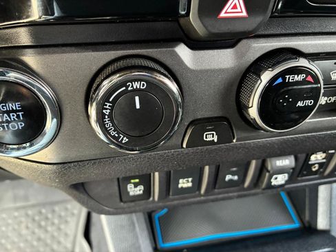 Used 2018 Toyota Tacoma TRD Pro AWD/4WD image 25