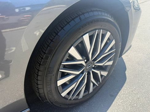 Used 2025 Nissan Altima 2.5 SV FWD image 26