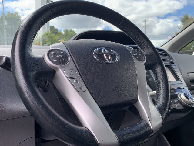 Used 2013 Toyota Prius V Five FWD image 19
