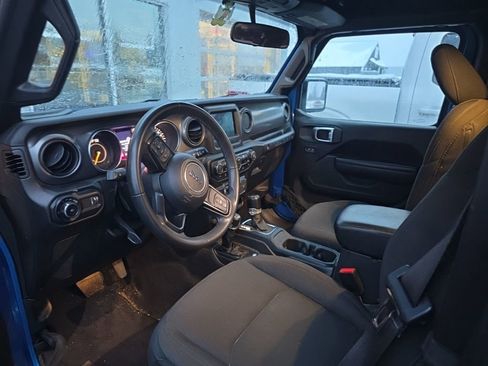 Used 2023 Jeep Wrangler Sport S image 9