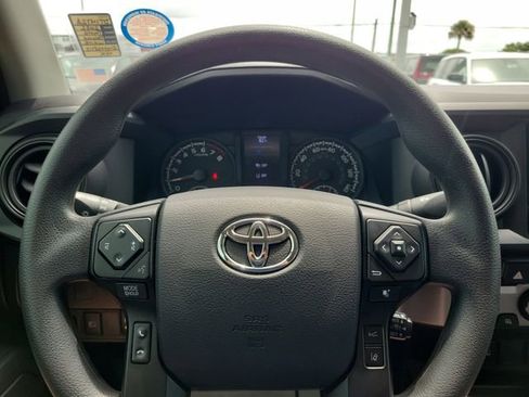 Used 2022 Toyota Tacoma SR AWD/4WD image 19
