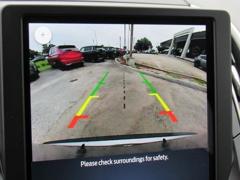 Used 2024 Ford Edge SEL image 16