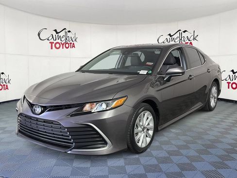 Used 2024 Toyota Camry LE FWD image 4