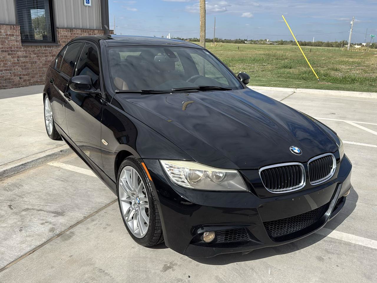 Used 2011 BMW 328i Sedan RWD image 2