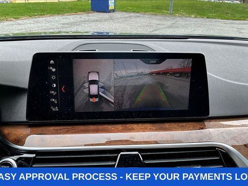 Used 2019 BMW 530i xDrive w/ Premium Package image 18