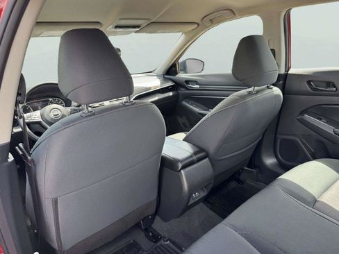 Used 2024 Nissan Altima 2.5 SV FWD image 40