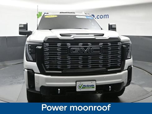 Used 2025 GMC Sierra 3500 Denali Ultimate AWD/4WD image 4