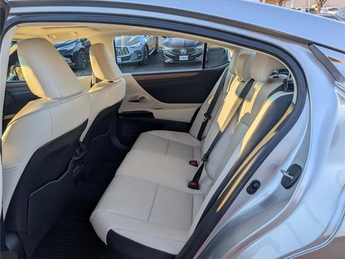 Certified 2025 Lexus ES 300h w/ Premium Package image 14