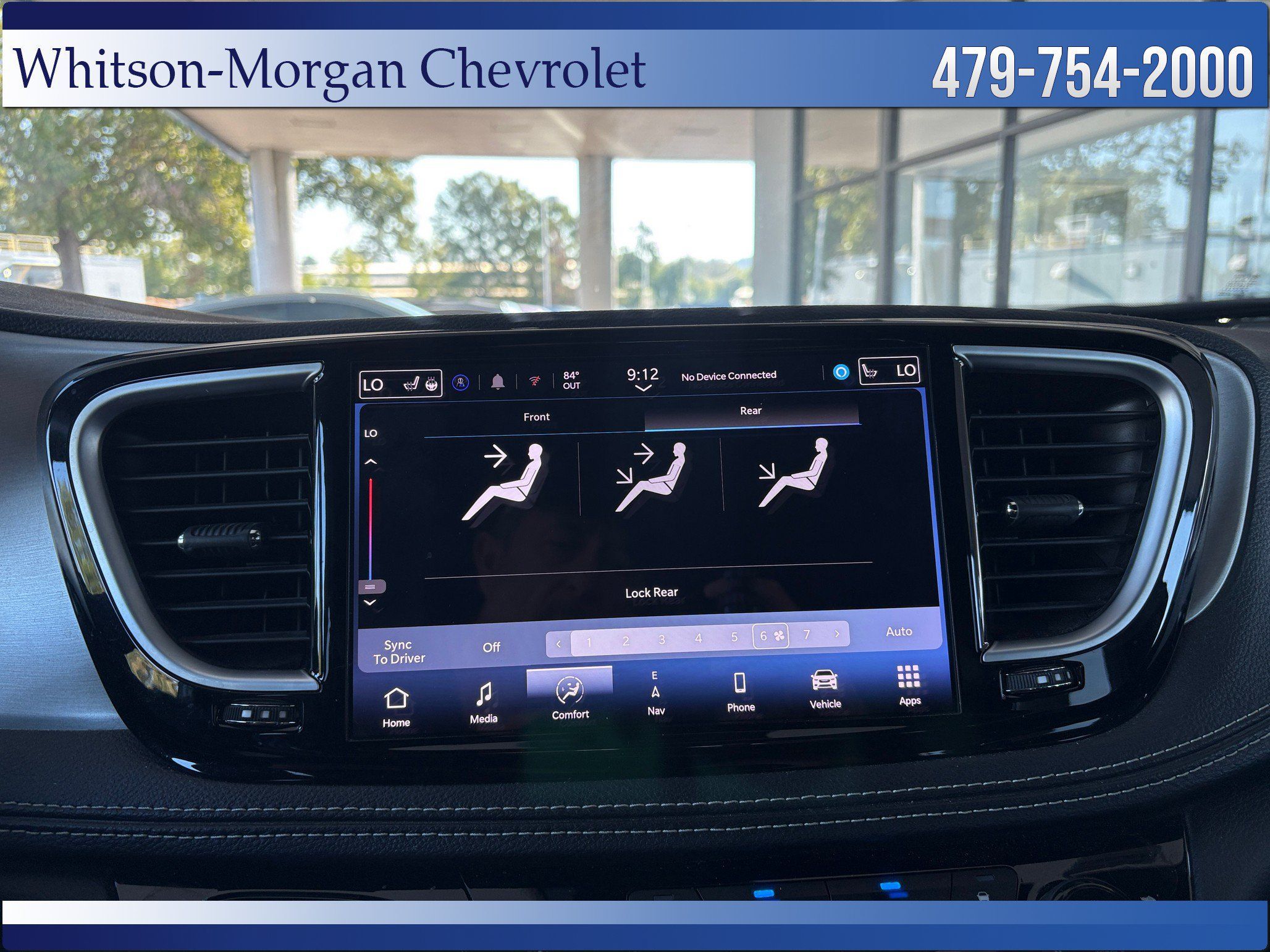 Used 2024 Chrysler Pacifica Premium FWD image 31