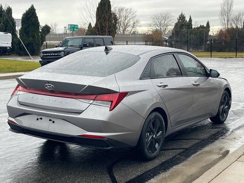 Used 2023 Hyundai Elantra Blue w/ Cargo Package image 5