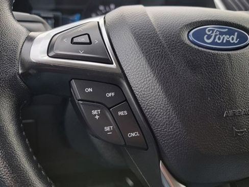 Used 2024 Ford Edge Titanium image 19