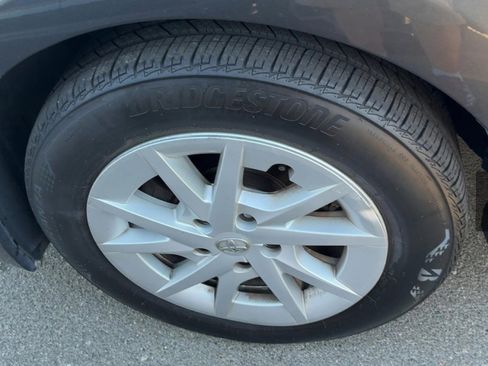 Used 2012 Toyota Prius V Three image 9